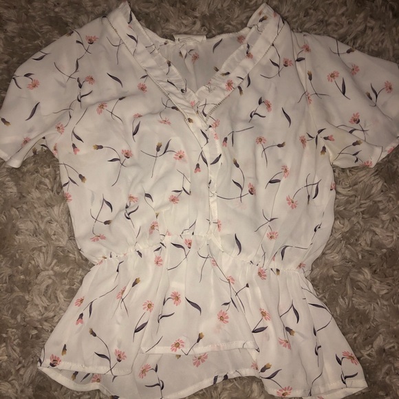 White floral top - Picture 1 of 3